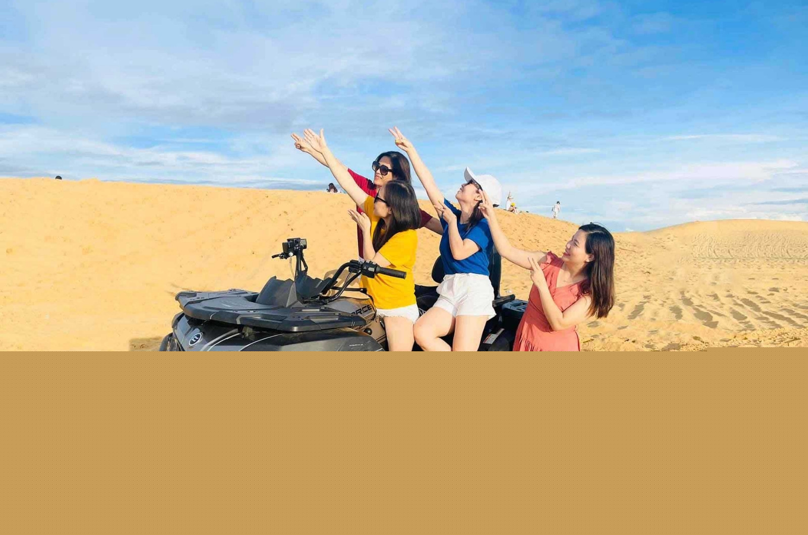 Vẻ đẹp của biển xanh - cát trắng - nắng vàng tại bãi tắm Nhật Lệ