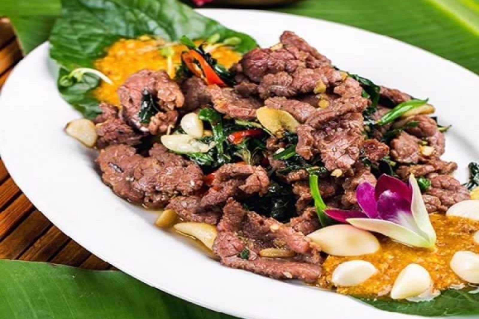 Thịt trâu lá trơng: Đặc sản Quảng Trị làm say lòng du khách 5 Thit-trau-la-trong-mon-ngon-quang-tri
