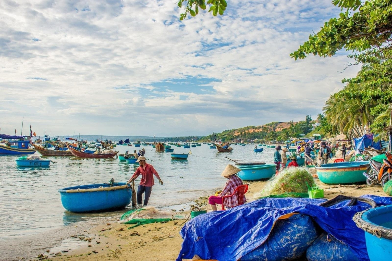 Ghé thăm và tìm hiểu văn hóa làng chài
